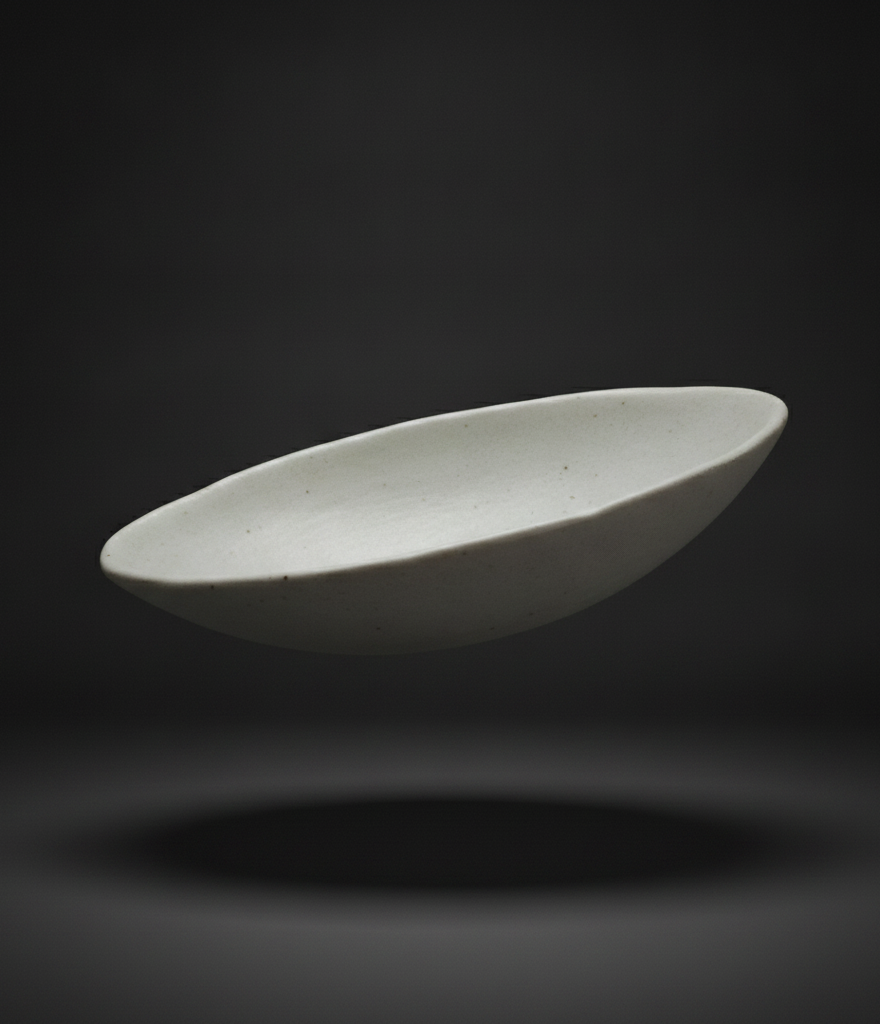 Small elongated bowl with sandblasted pattern 16.4x10x4cm